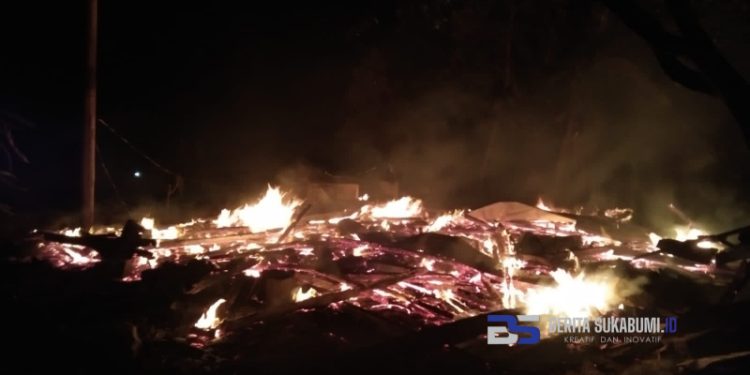 Diduga Korsleting Listrik, Sebuah Rumah di Pabuaran Hangus Terbakar