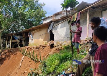 Longsor di Kampung Manggis Girang, Satu Rumah Warga Terancam?