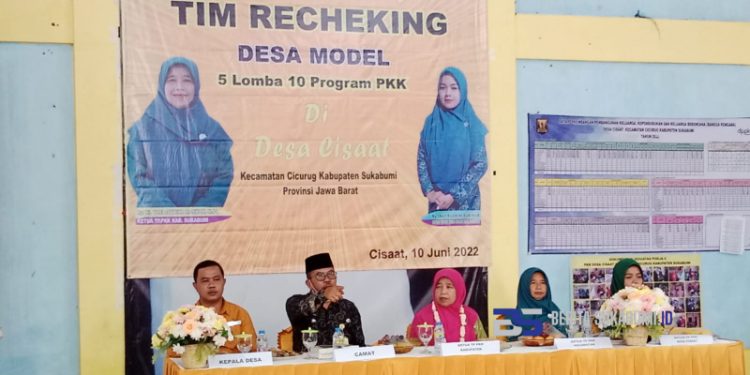 Tim Recheking Desa Model Kabupaten Sukabumi Kunjungi TP PKK Desa Cisaat Cicurug