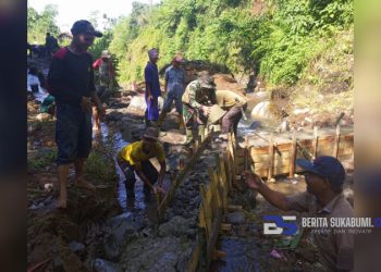 Bendungan Air Jebol, Warga Desa Girijaya Perbaiki Secara Mandiri