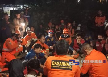80 Personel Gabungan Dikerahkan untuk Melakukan Pencarian 1 Korban yang Masih Tertimbun Longsor di Girijaya