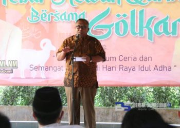 Bupati Sukabumi Bersama Partai Golkar Tebar Hewan Qurban di Cikembar