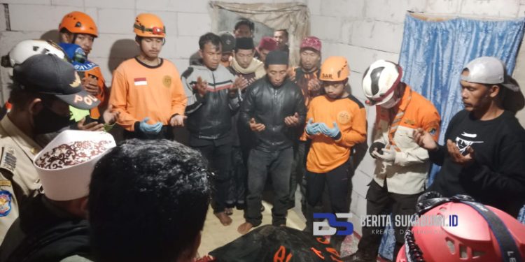 Setelah 4 Jam, Korban Tertimbun Longsor di Girijaya Akhirnya Kembali Berhasil Dievakuasi Petugas