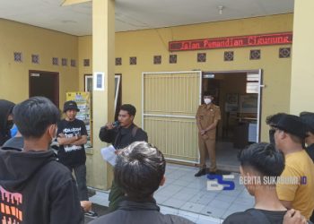 Gegara Status WhatsApp, Kantor Desa Sukaresmi Digeruduk Warga