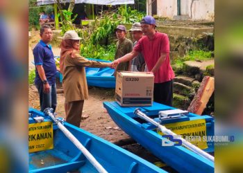 Sumringah, Nelayan PUD di Cikaso Dapat Bantuan Kapal Kayu dari Dinas Perikanan