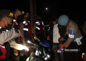 Patroli Personel Polres Sukabumi, Incar Geng Motor dan Bubarkan Remaja yang Nongkrong