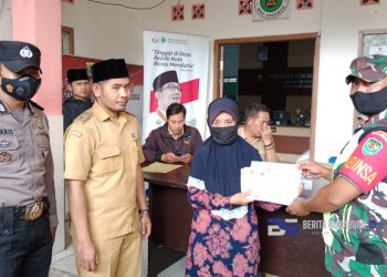  Pemdes Bangbayang Salurkan BLT DD Tahap ke 7 Kepada 105 KPM