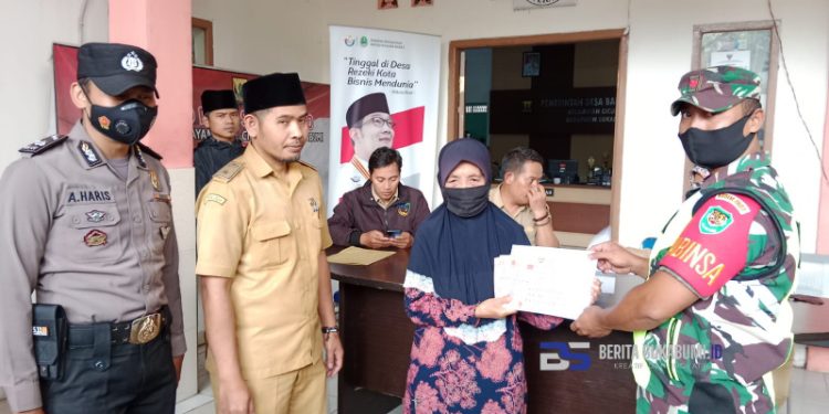 Pemdes Bangbayang Salurkan BLT DD Tahap ke 7 Kepada 105 KPM