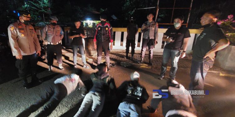 Mabuk di Pinggir Jalan, 4 Pemuda di Citepus di Sanksi Push Up oleh Polisi