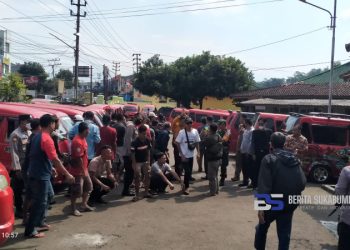 Dilarang Ngetem di Terminal Bayangan, Sopir Angkot Parungkuda-Gunungendut Unjuk Rasa