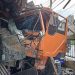 Truk Tronton Pengangkut Keramik Seruduk Dua Rumah di Cicurug