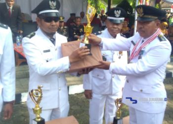 Lunas PBB, Desa Bangbayang Mendapatkan Penghargaan Saat Peringatan HUT RI