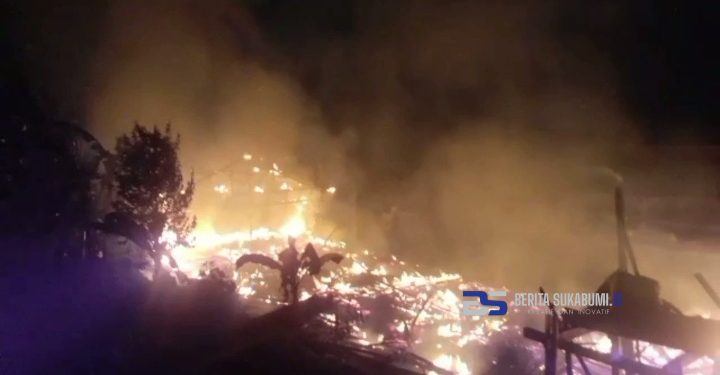 Woow!! Kandang Ayam di Cidahu Ludes Terbakar