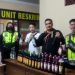 Polsek Parungkuda Sita Puluhan Botol Miras