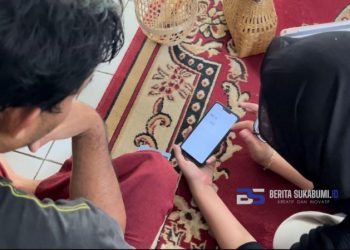 Tim KKN-T Kabupaten Sukabumi 08 Bantu Kembangkan Pengrajin Bambu di Desa Sukamanis Dengan Cara Ini