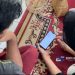 Tim KKN-T Kabupaten Sukabumi 08 Bantu Kembangkan Pengrajin Bambu di Desa Sukamanis Dengan Cara Ini
