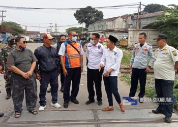 Dishub, Pemdes dan PT KAI Tinjau Jalur Perlintasan Sebidang Kereta Api di Desa Benda Cicurug