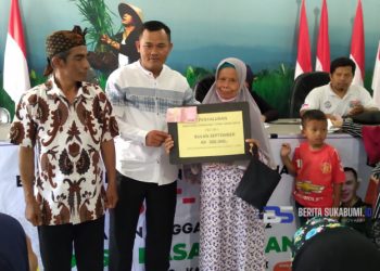 Dewan Aang Monitoring Pembagian BLT DD di Desa Pasawahan