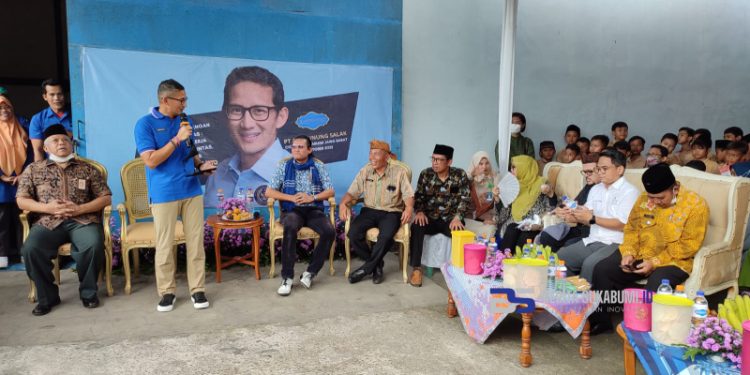 Sandiaga Uno Kunjungi Pabrik Mineral PT AGS di Desa Tenjolaya Cicurug