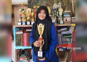 Siswi SMPIT Al-Mutaqin Sabet Juara “Ngadongeng” dalam Pasanggiri Bahasa Sunda Tingkat Komisariat Cicurug