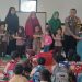Jumat Berkah, Ketua Yayasan dan Kepala Sekolah Paud Quran Al-Chaerani Bagikan Nasi Box Kepada Muridnya
