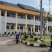 BBGRM, Pemerintah Kecamatan Cicurug Bersihkan Halaman Kantor Bersama Para Relawan