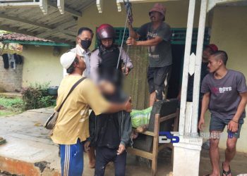 Tragis!! Seorang Perempuan Nekat Gantung Diri di Depan Rumahnya