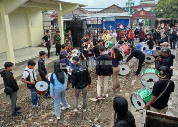 Peduli Gempa Cianjur, Lima Group Drum Band Asal Cicurug dan Cidahu Turun ke Jalan untuk Galang Dana