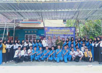 Satlantas Polres Sukabumi Berikan Sosialisasi Kepada Pelajar SMK Yapan Mengenai Cara Aman ke Sekolah