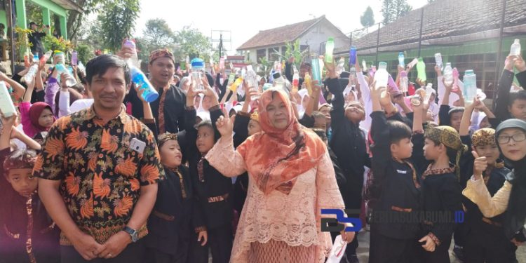 HPSN 2023, Para Pelajar di Kecamatan Cidahu Deklarasi Mengurangi Sampah Plastik