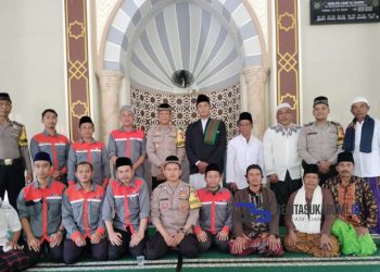 Kapolsek Cicurug Bersama Pemdes Kutajaya melaksanakan Program “Jumat Curhat” di Masjid Jami Al-Bahri