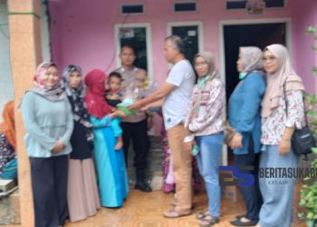 Peduli Stunting!! Bhabinkamtibmas dan Kades Kutajaya Lakukan Kegiatan Pembagian Pemberian Makanan Tambahan