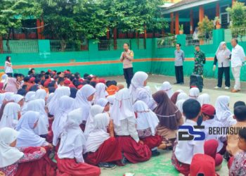 Didampingi Babinsa dan Kades, Bripka Afif Fakhruddin Gencarkan Program Police Goes to School