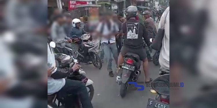 Beredar Video Tawuran Antar Pelajar di Gang Cimalati Cicurug, Begini Kronologisnya!!
