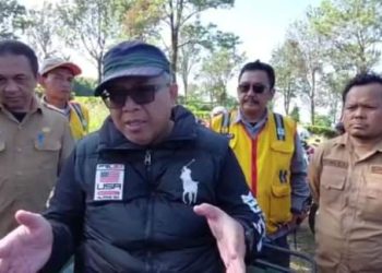 Dengan Menggunakan Sepeda Motor, Bupati Sukabumi Meninjau Lokasi Rencana Pembangunan Jalan Selabintana-Kadudampit