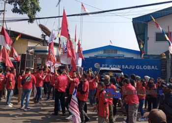 FSB KIKES KSBSI Geruduk PT Koin Baju Global di Cicurug, Ini Sebabnya!!