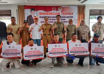 Bekerjasama dengan TNGHS, Anggota DPR RI Komisi IV Ini Berikan Bantuan Kepada Para Kelompok Petani 
