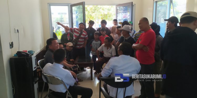 Diduga Kesal Berbulan-bulan Air Tak Mengalir, Puluhan Warga Purwasari Geruduk Perumda Air Minum Cabang Cicurug