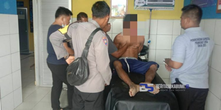Seorang Pria Sempat Diamankan Warga Karena Kedapatan Mendorong Motor, Ternyata ODGJ? 