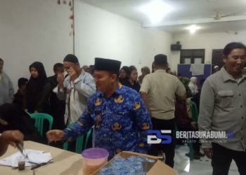 Inisiatif!! Kelurahan Cicurug Adakan Perekaman E-KTP Pada Malam Hari Bagi Warga Pemula
