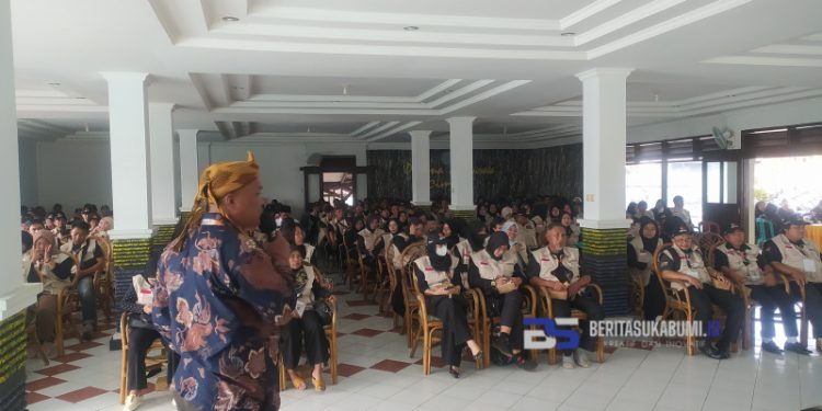 Jelang Pemilu, Ratusan PTPS Tingkat Kecamatan Cicurug di Bimtek