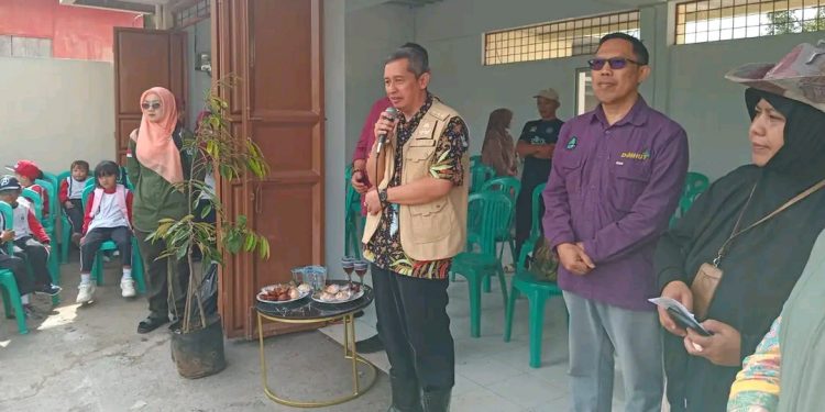Pelestarian Lingkungan, Camat Sukaraja Bersama Dishut Jabar Tanam 300 Pohon di Desa Selawangi