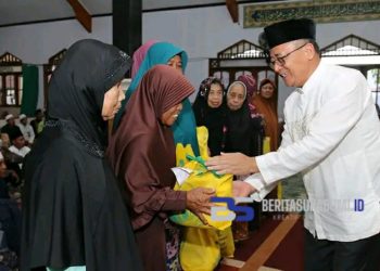 Di Bulan Penuh Berkah, Iyos Somantri Berbagi Kebaikan Kepada Warga di Kecamatan Ciambar