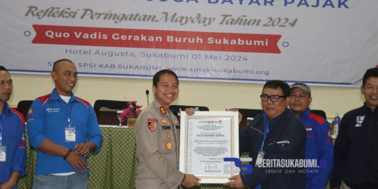 Kapolres Sukabumi Mendapat Penghargaan Sebagai Polisi Sahabat Buruh