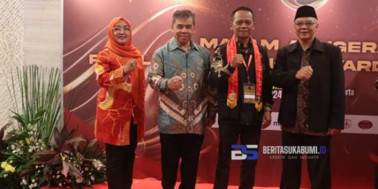 Kades di Sukabumi Raih Penghargaan NLP pada Paralegal Justice Award