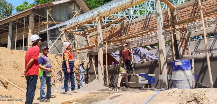 Tinjau Pembangunan SMP Bina Insani Cikidang, Begini Kata Kasi Sarpas Disdik