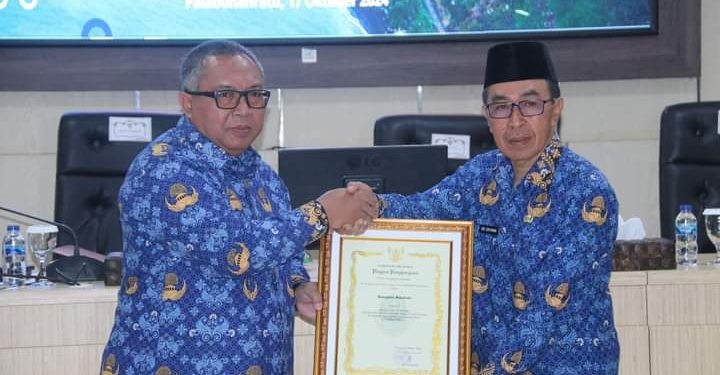 Rapat Dinas Oktober, Bupati Sukabumi Terima Penghargaan dari Pusat dan Provinsi