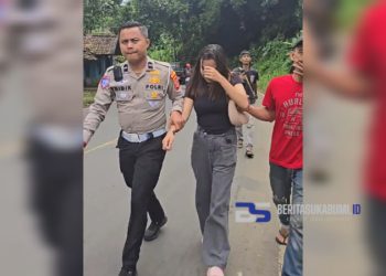 Heroik!! Aipda Didik Selamatkan Nyawa Seorang Perempuan yang Hendak Loncat dari Atas Jembatan 