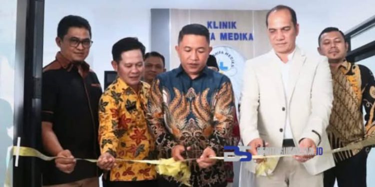 Resmikan Klinik Pratama Shifa Medika, Wabup Andreas: Wujudkan Layanan Prima di Bidang Kesehatan