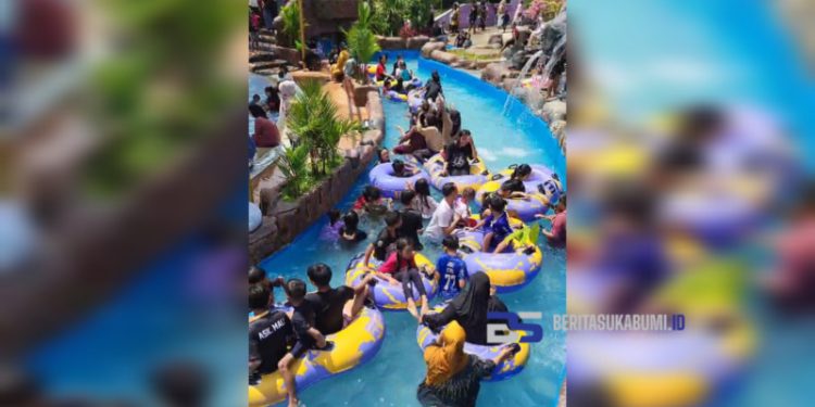 Kolam Renang Masjid Perahu Cicurug Masih Menjadi Primadona Wisatawan saat Libur Lebaran